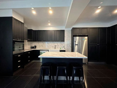 City Retreat For 8 With Spacious Rooms - Geraldton Accommodation 2