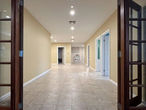 City Retreat For 8 With Spacious Rooms - Geraldton Accommodation 1