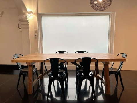 City Retreat For 8 With Spacious Rooms - Geraldton Accommodation 3
