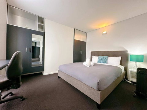 Cityside Beautiful Lodge - Close To City & Airpor - Geraldton Accommodation 4