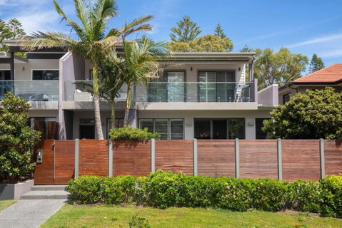 Clifftop On Cowlishaw - A Redhead Beach Retreat - Geraldton Accommodation 0