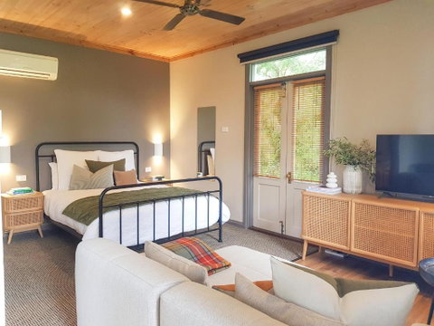 Clonmara Country House And Cottages - Geraldton Accommodation 4