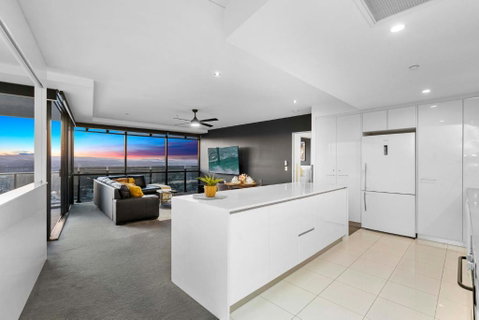 Circle On Cavill - Converted 2 Bedroom Apartment - No Parking - Self Contained, Privately Managed - Geraldton Accommodation 1