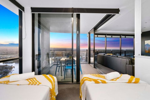 Circle On Cavill - Converted 2 Bedroom Apartment - No Parking - Self Contained, Privately Managed - Geraldton Accommodation 0