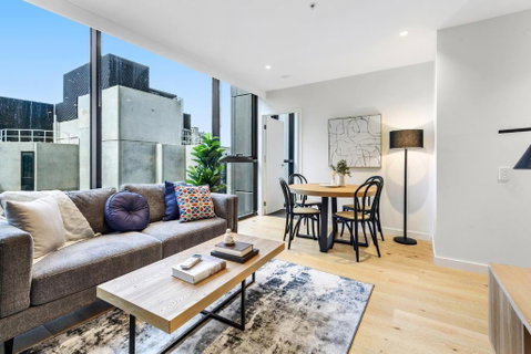 Chic Urban Escape Pool, Gym And City Charm - Geraldton Accommodation 1
