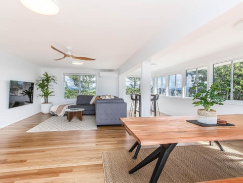 Coastal Home, 500m Walk To Hospital With Ocean Views - Geraldton Accommodation 2