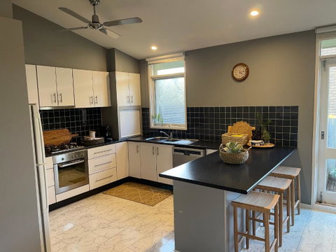 Coastal Court Blairgowrie-walk To Pearce Beach Via National Coastal Trail - Geraldton Accommodation 3