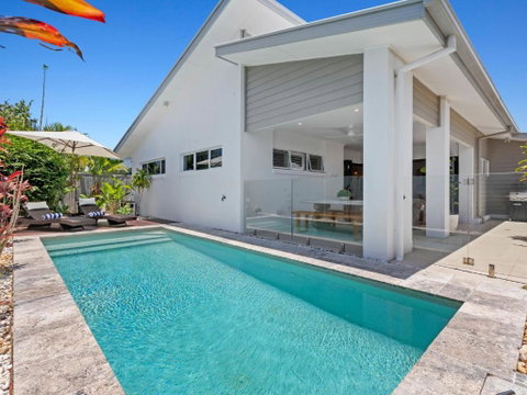 Coastal Hideaway In The Heart Of Casuarina With Heated Pool - Geraldton Accommodation 1