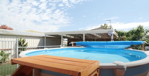 Coastal Springs - PET FRIENDLY & 200m To Beach! - Geraldton Accommodation 0