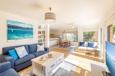 Columbia Views 2 Aircon WI FI Netflix Views And Boat Parking - Geraldton Accommodation 3