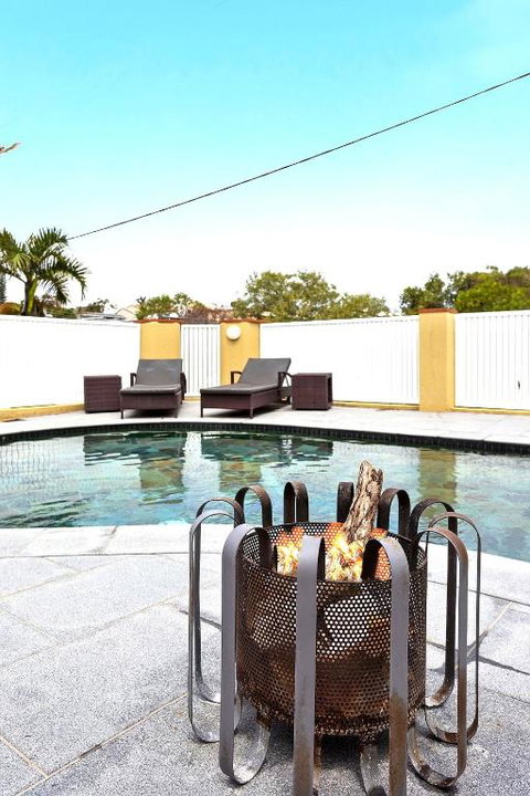 Coastal Retreat Pool, Views & Gourmet Delights - Geraldton Accommodation 0