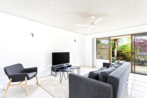 Coastal Retreat Pool, Views & Gourmet Delights - Geraldton Accommodation 2