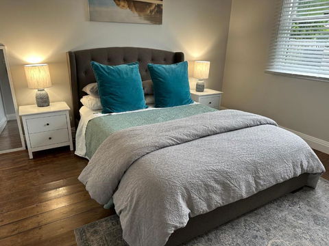 Daisy Cottage On Duke 2BR - Geraldton Accommodation 0