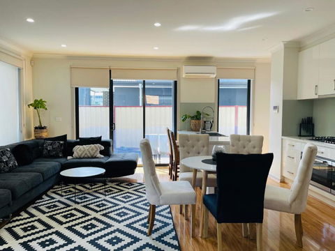 D110 Sweet Melon Super Stay-fantastic - Geraldton Accommodation 1