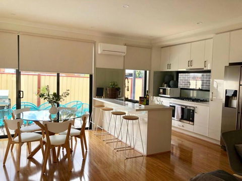 D111 Special Melbourne Retreat - Geraldton Accommodation 0