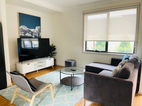 D111 Special Melbourne Retreat - Geraldton Accommodation 3