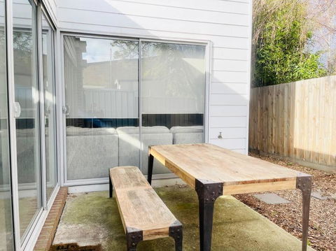 D119 Silver Birch Family Stay - Geraldton Accommodation 1