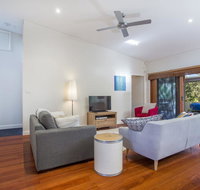 33 Bangalow - Narrawallee's Beautiful Bungalow - Geraldton Accommodation