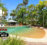 3BR Beach Escape AC Pool Tennis Wine Coffee Netflix - Geraldton Accommodation