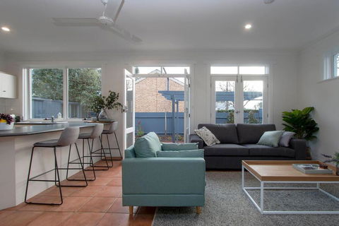 3BR Cottage With Parking Close To Adelaide CBD - Geraldton Accommodation 0