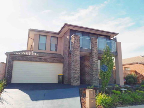 4 Bed 2 And A Half Bath Luxury Villa In Point Cook - Geraldton Accommodation 0