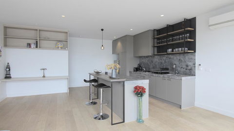 4 Free Paking 4Bed3Bath Deluxe Townhouse - Geraldton Accommodation 3