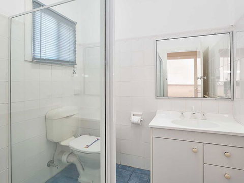 5 'Bayside' 21 Victoria Parade - Unbeatable Location And Air Conditioned - Geraldton Accommodation 2