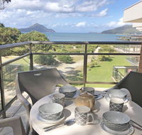 5 'Intrepid' 3 Intrepid Close - perfect beachfront location - Geraldton Accommodation