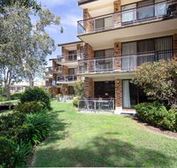 57 'BAY PARKLANDS' 2 GOWRIE AVE - GROUND FLOOR UNIT WITH POOL TENNIS COURT  AIRCON - Geraldton Accommodation