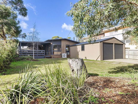 62 BINGLEY PARADE RIVERSEA HOUSE - Geraldton Accommodation 0