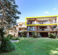 68 'Bay Parklands'  2 Gowrie Ave - aircon pool tennis court communal spa - Geraldton Accommodation