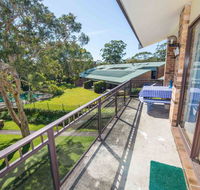 73 'Bay Parklands' 2 Gowrie Avenue - solar heated pool spa tennis court  views - Geraldton Accommodation
