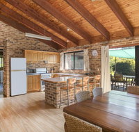 75 River Rd - Tabourie Hideaway - Geraldton Accommodation