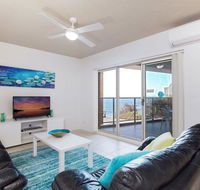 8 'Kiah'  53 Victoria Parade - stunning water views WIFI  Air Con - Geraldton Accommodation