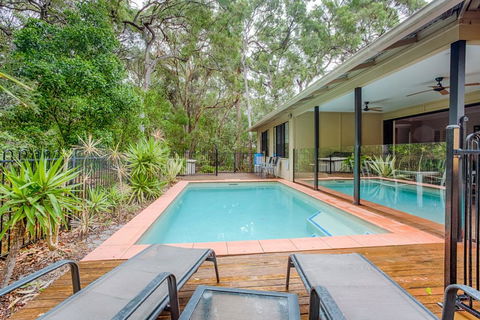 8 Ibis Court - Rainbow Shores, Swimming Pool, Walk To Beach, Executive Beach House - Geraldton Accommodation 0