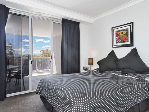 9 'Nelson Towers' 71a Victoria Parade - Unit In The Heart Of Nelson Bay With Water Views - Geraldton Accommodation 2
