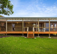 98 Ocean Parade - Rustic Log Cabin - Geraldton Accommodation