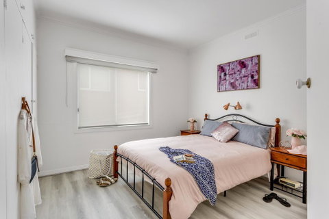 A Wave From It All - Geraldton Accommodation 0