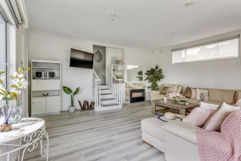 A Wave From It All - Geraldton Accommodation 2