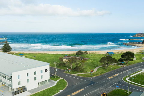 Abode Malua Bay - Geraldton Accommodation 3