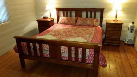 About Town Cottages - Geraldton Accommodation 0