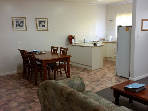 About Town Cottages - Geraldton Accommodation 2
