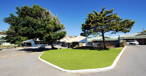 Abrolhos Reef Lodge - Geraldton Accommodation 0
