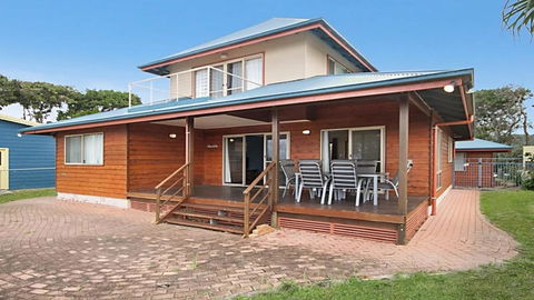 Absolute Beachfront At Hastings - Geraldton Accommodation 2