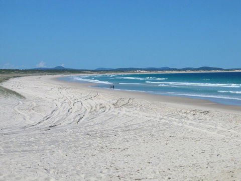 Across The Road From The Beach! - Geraldton Accommodation 3