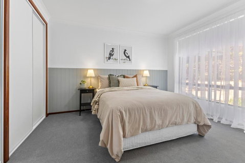 Diamond Lake Escape - Geraldton Accommodation 0