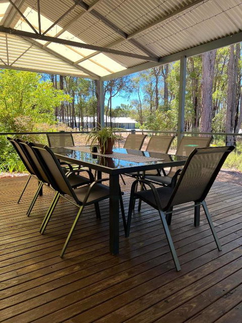 Diamond Lake Escape - Geraldton Accommodation 3