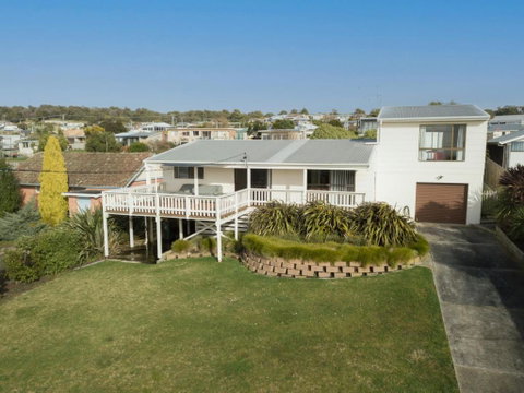 Dune Views - Geraldton Accommodation 0