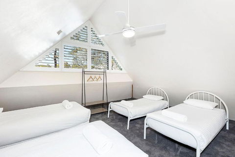 Eagle Bay Beach Lodge - 1 Street Back From Stunning Eagle Bay! - Geraldton Accommodation 2