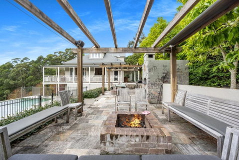 Eagles Rise - Classically Designed Country Home - Geraldton Accommodation 2
